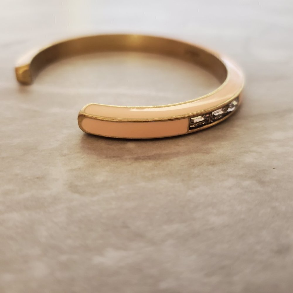 🎀 J.Crew Light Blush Rhinestones Crystal Enamel Cuff Bracelet 🎀 - Picture 5 of 10